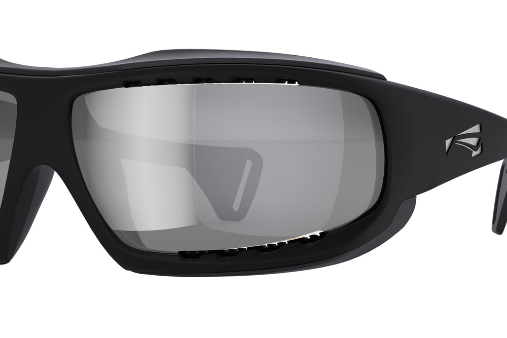 Спортивные очки LiP Typhoon / Matt Black - Black / NXT / PU Photochromic / Smoke Lens