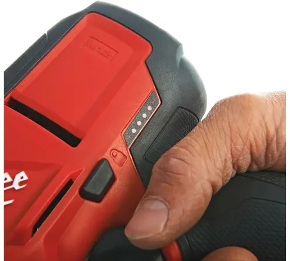 Аккумуляторная сабельная пила Milwaukee M12 FUEL CHZ-0