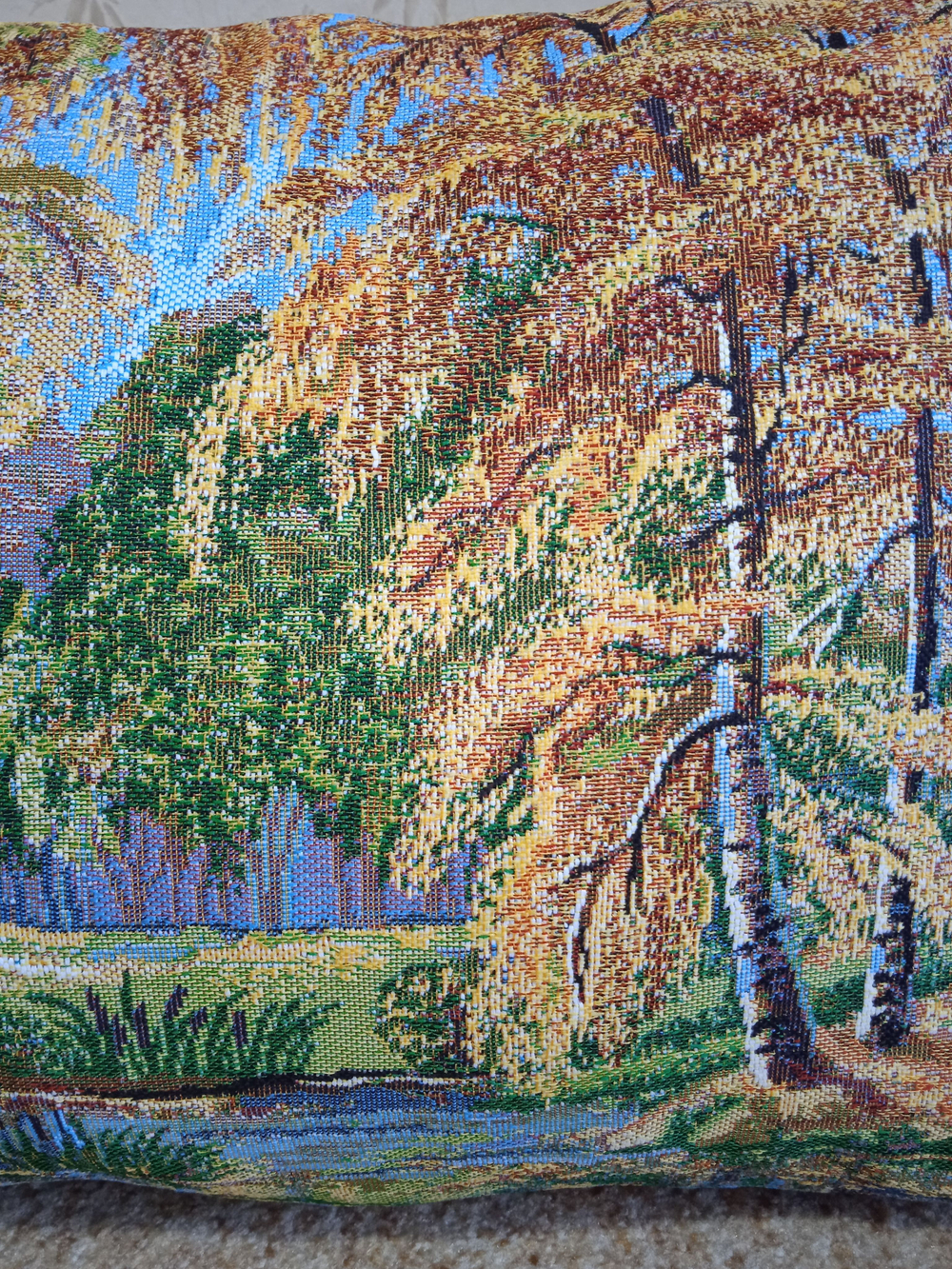 Декоративная гобеленовая наволочка для интерьерной подушки Осеннее озеро 68х47