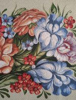 Гобеленовая столешница Цветы на светлом 30х90