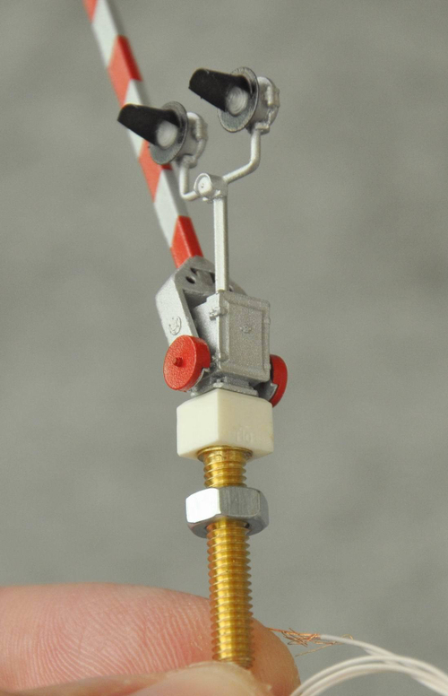 Светофор на переезде со шлагбаумом, 2 шт. (HO, 1:87)