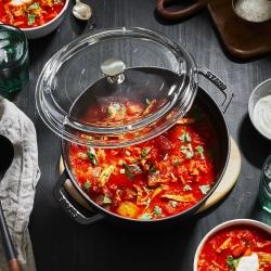 STAUB Чугунная кастрюля La Cocotte 24 см 3,8 л черная