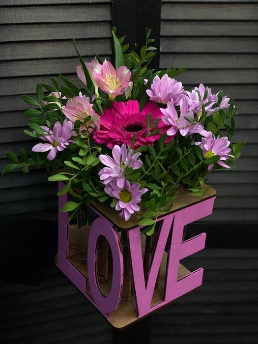 Цветы в деревянной рамке с колбами &quot;LOVE&quot; , &quot;FOR YOU&quot;  #5623