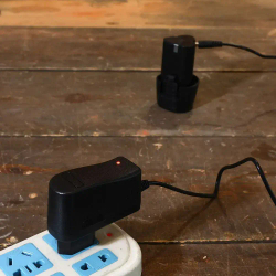 Зарядное устройство DC 12V, 12В, Li-ion