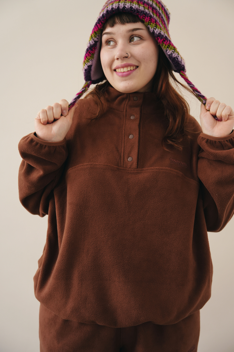 Флисовый свитшот с воротником-стойкой