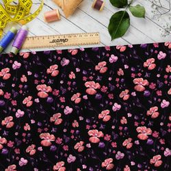 Ткань атлас мелкие насыщенные розовые цветы на чёрном фоне