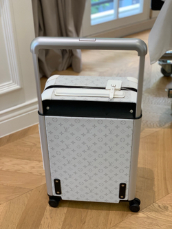 Louis Vuitton Horizon 55
