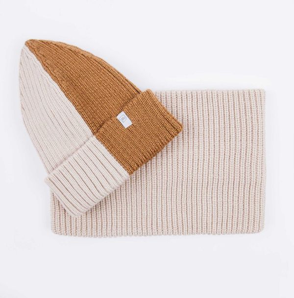 Шапка свечка из смесовой шерсти однослойная с отворотом 