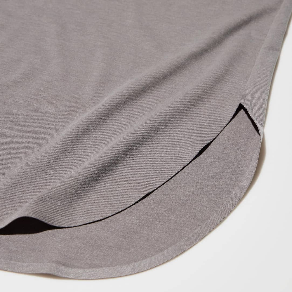 UNIQLO ФУТБОЛКА AIRISM С БЕСШОВНЫМ V-ОБРАЗНЫМ ВЫРЕЗОМ И КОРОТКИМИ РУКАВАМИ, КОРИЧНЕВЫЙ