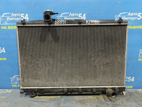 Радиатор двигателя TOYOTA NOAH 2001–2007