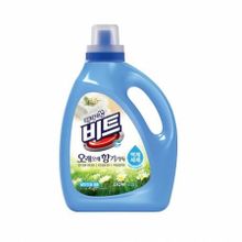 LION Жидкое средство для ручной и автоматической стирки Beat, бутылка 2,35 л