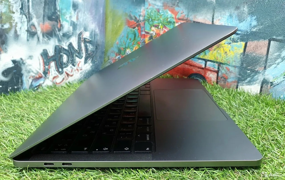 MacBook Pro 13 2020 i5/8Gb/SSD 512/Retina/TouchBar