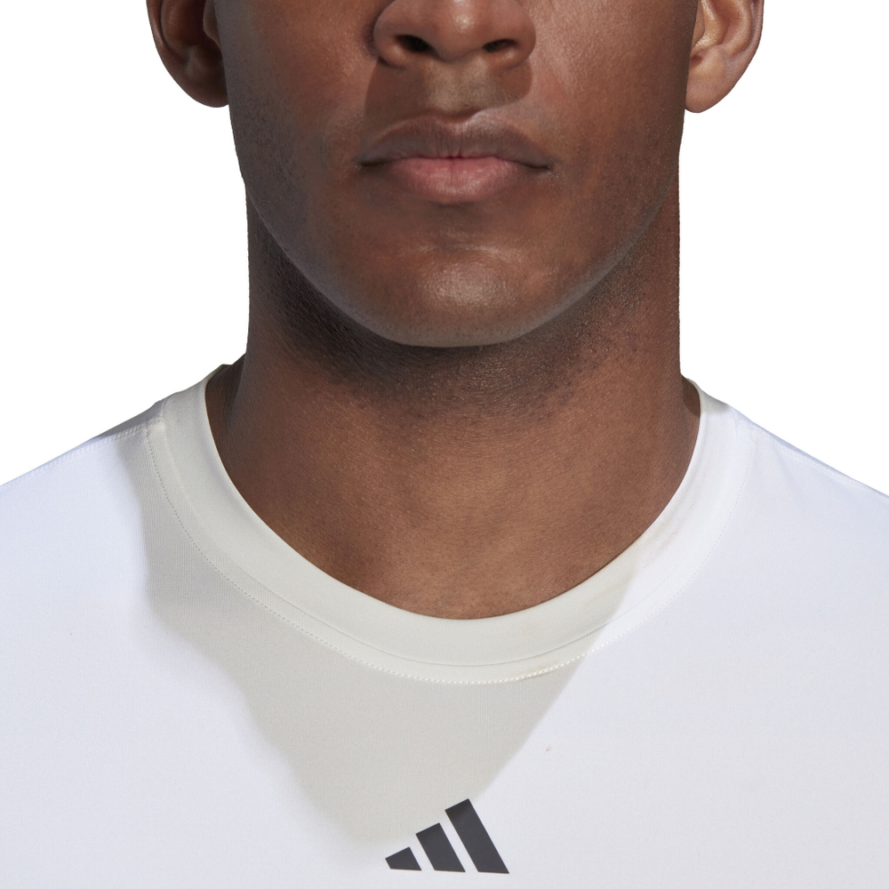 Мужское теннисное поло adidas Tech-Fit T-Shirt Men - White
