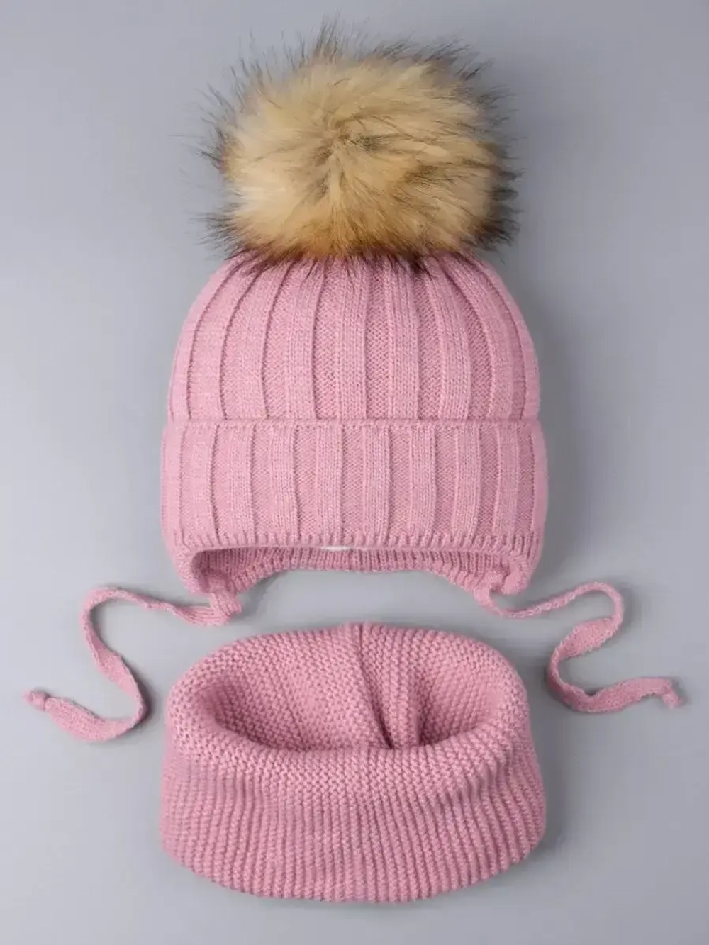 Шапка зимняя для девочки и снуд вязаные