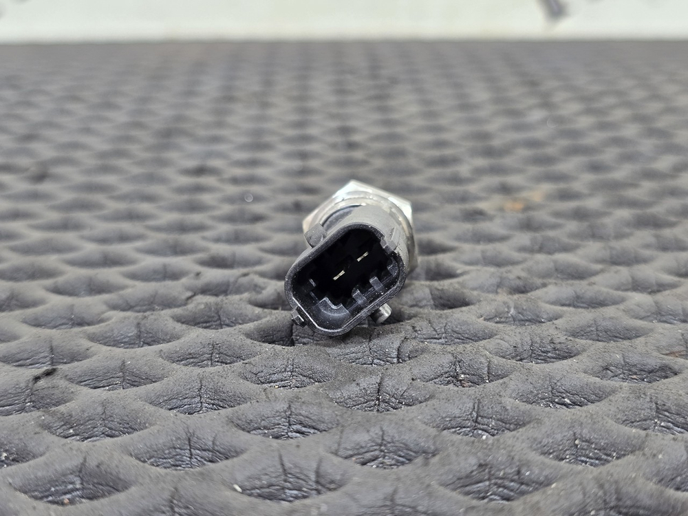 Датчик температуры охлаждающей жидкости 2018г