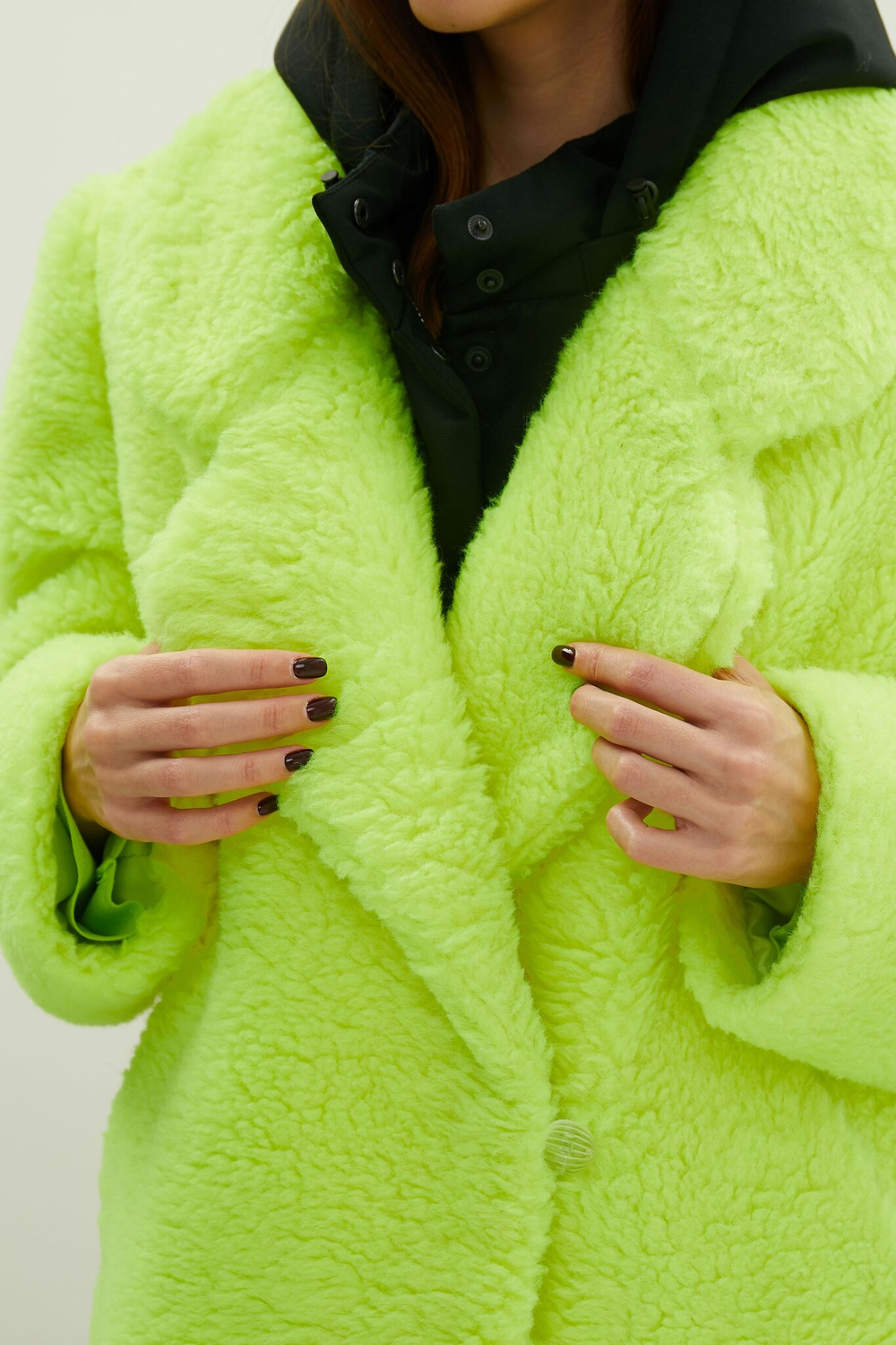 Пальто из меха укороченное