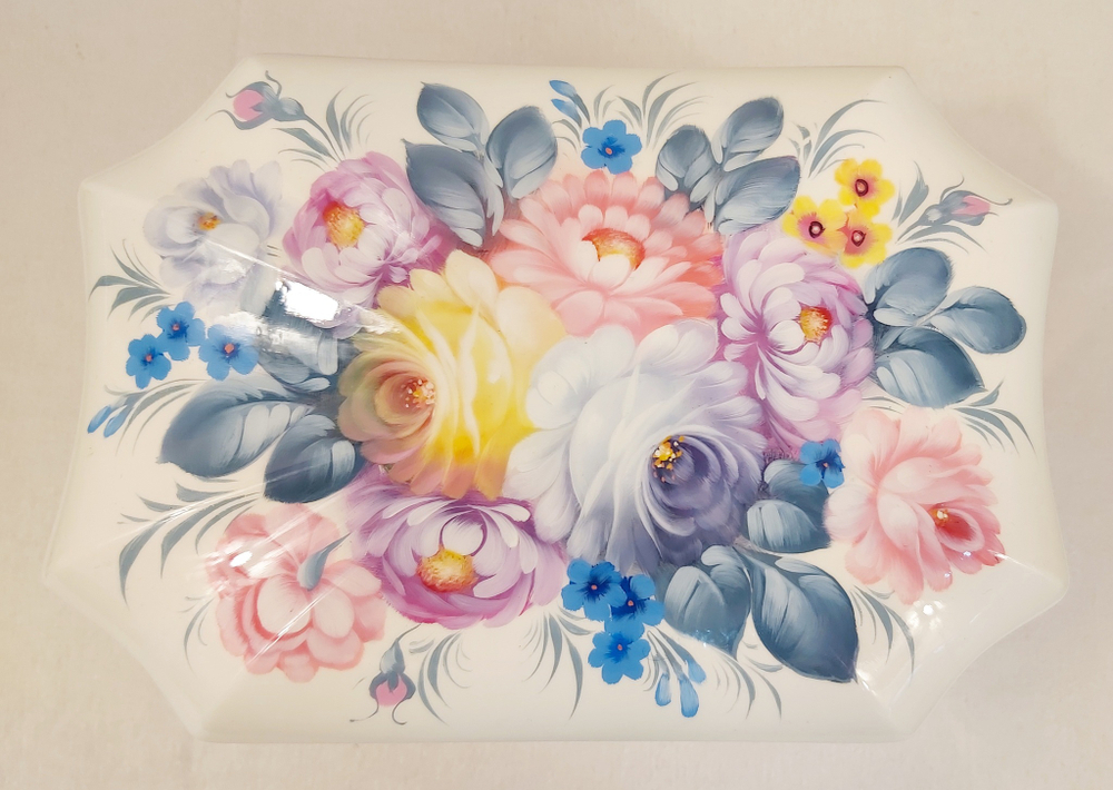 Шкатулка "Цветы на белом" с жостовской росписью