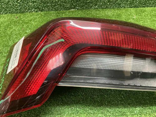 Фонарь левый внешний Skoda Rapid 2 (2020-2023)