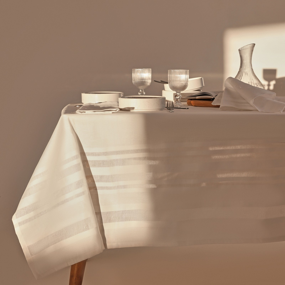 Новый год. Скатерть SL HOME Fiesta 176х300см, лен 48%, хл 52%, 206 гр/м2