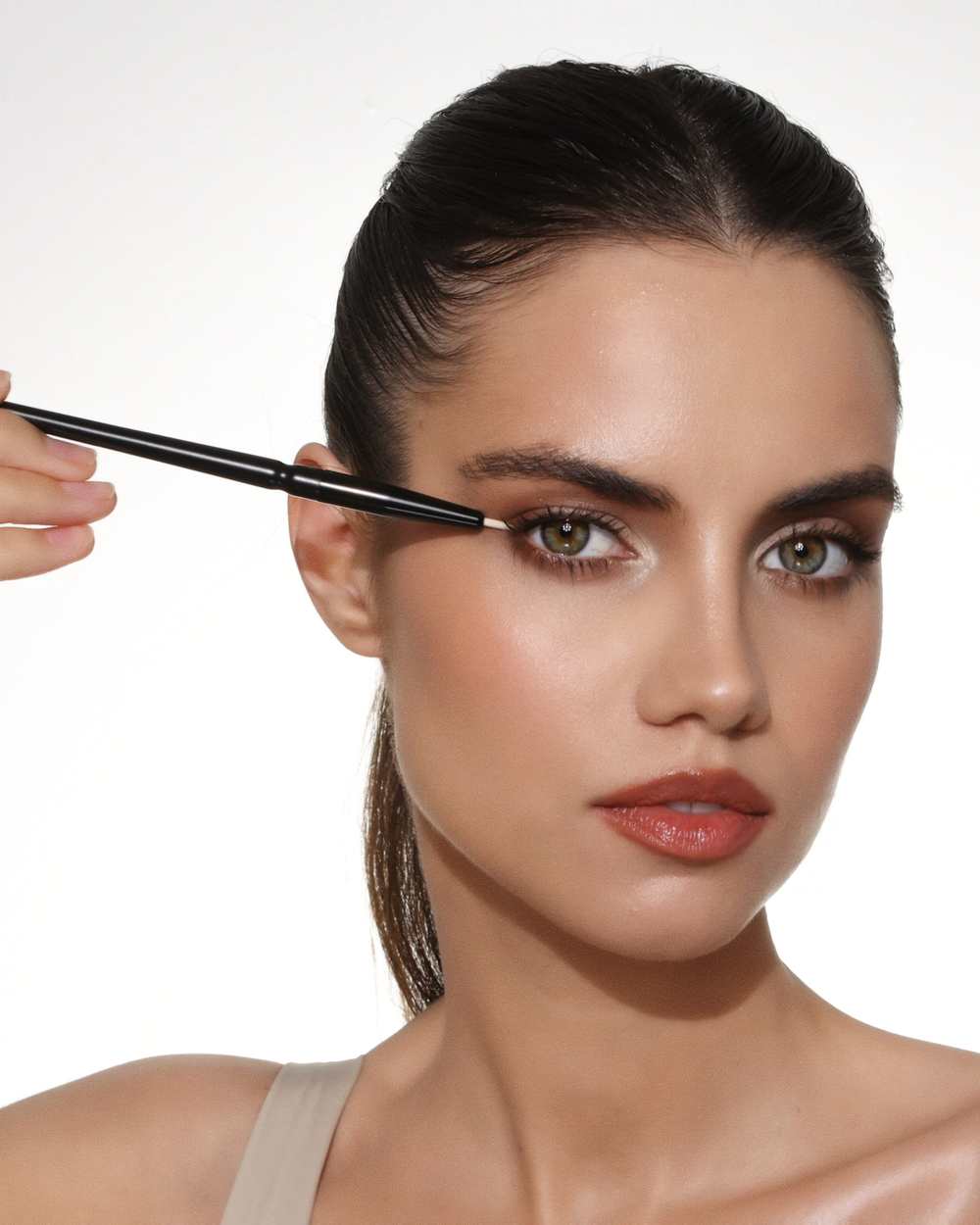 Кисть для подводки, BS08 "Petal Precision Liner Brush"