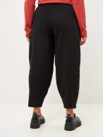 Брюки бананы трикотажные с декоративными швами черный