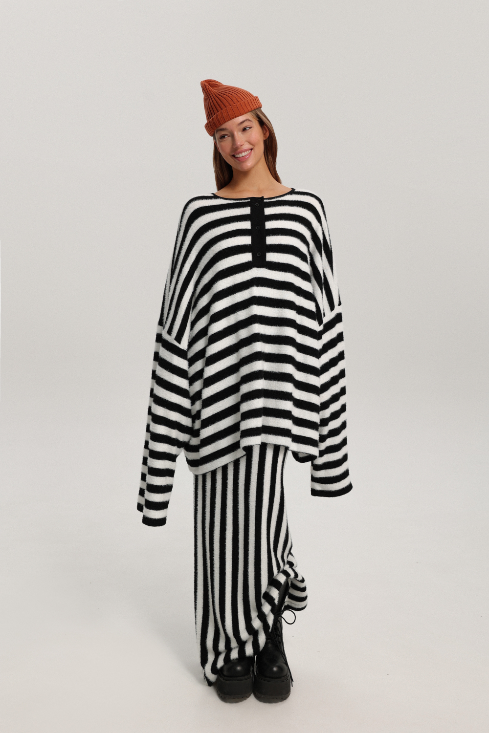 Свитшот в полоску