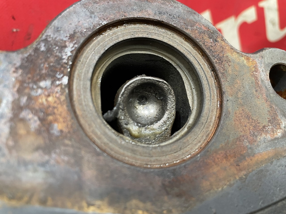 Суппорт задний правый 2016г.