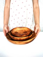 Набор деревянных сервировочных тарелок из кедра