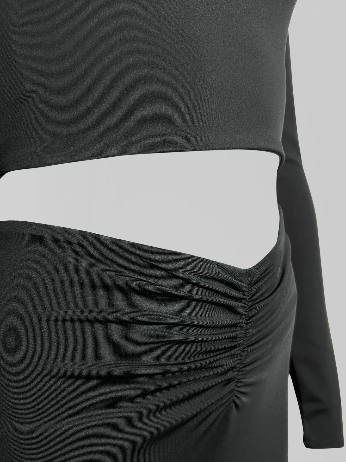 Костюм 2660 из укороченного лонгслива с квадратным вырезом и удлиненной юбки