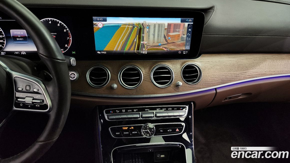 Mercedes-Benz E-Class W213 E300 4MATIC Exclusive (03.2020)