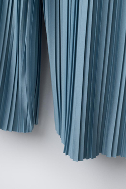 ZARA ПЛИССИРОВАННЫЕ БРЮКИ, СИНИЙ