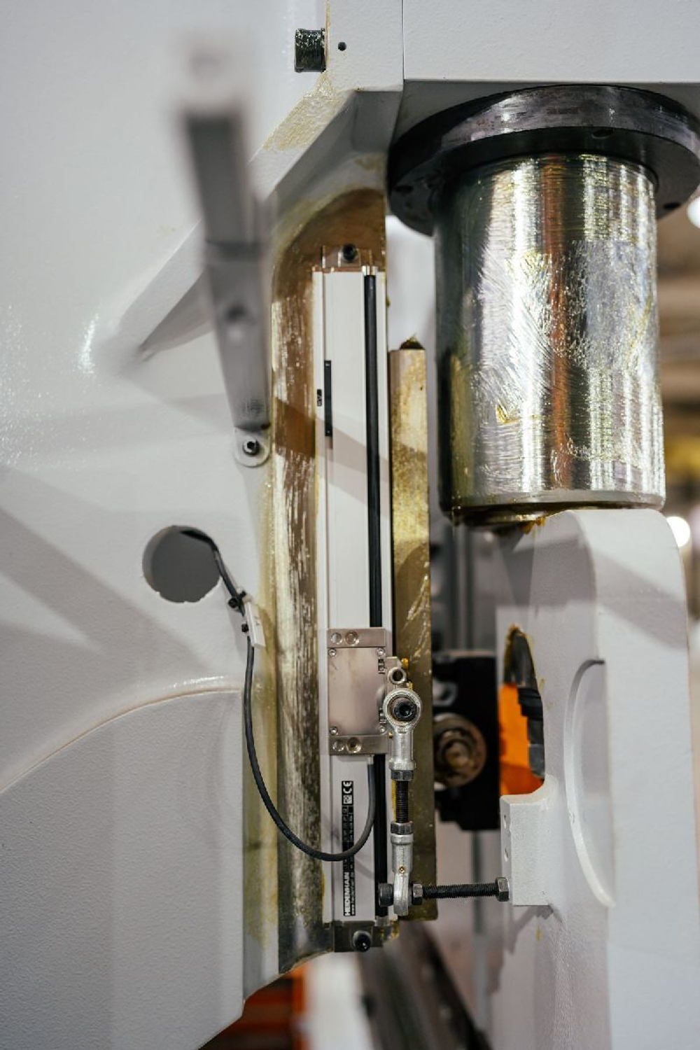 Гидравлический листогибочный пресс Ermaksan Power Bend Pro 2600-100