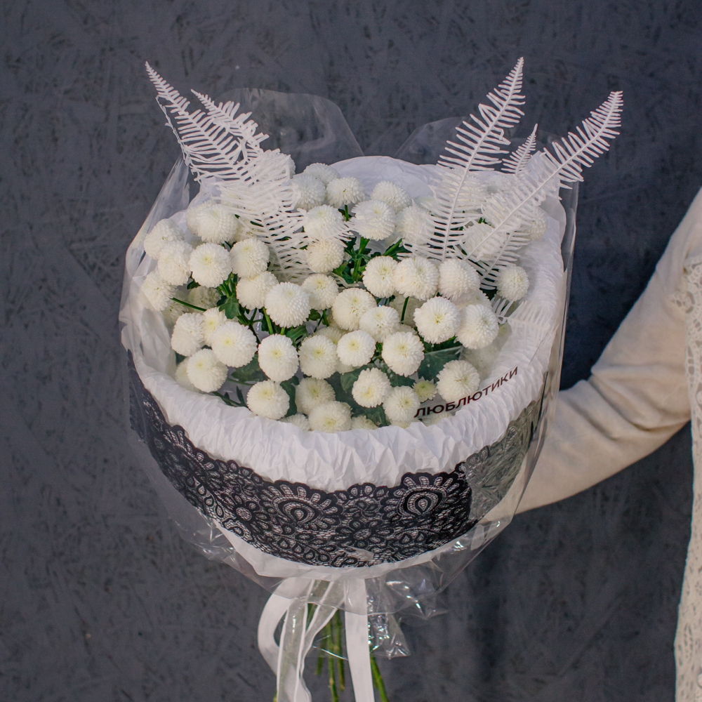 114. Кружевной букет с хризантемой Ньютон