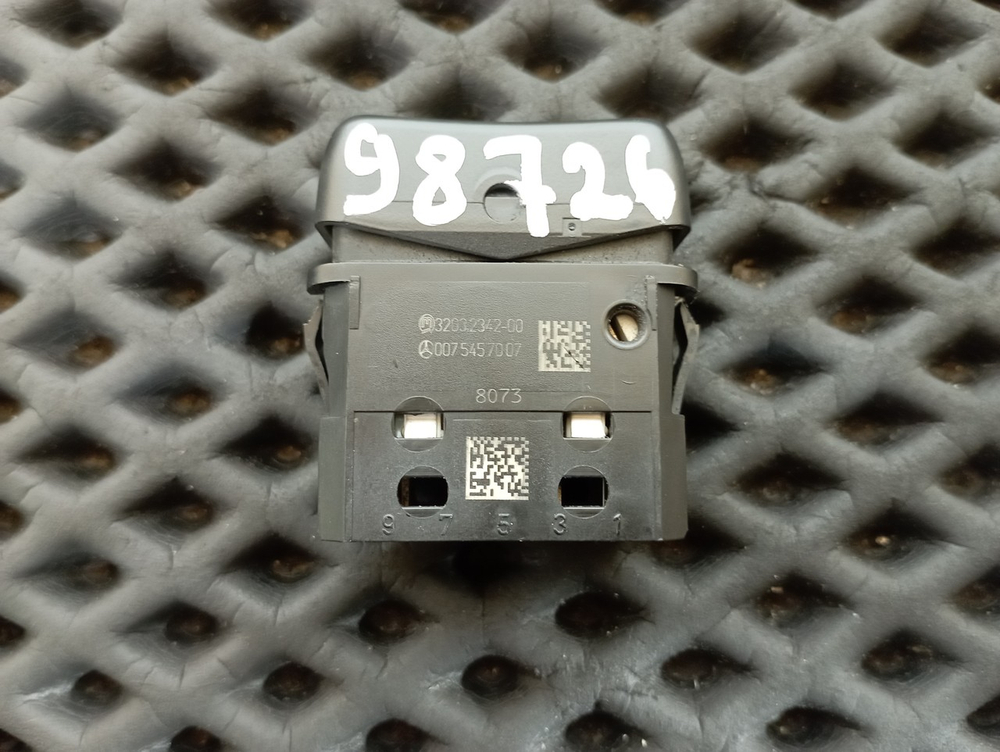 Кнопка массы