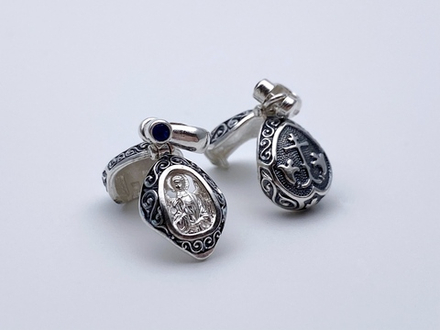 Ладанка из серебра/Чернение/С подвижным ухом/Со вставкой из фиолетового фианита/Ангел