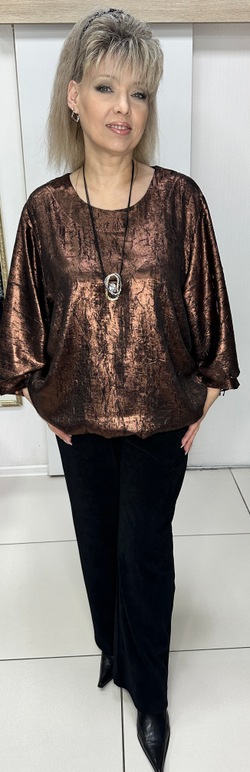 Нарядный блузон-туника с подвеской в бронзовом цвете