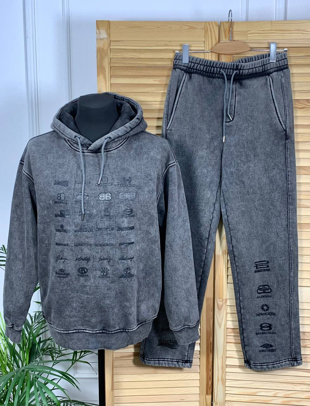 Костюм Balenciaga