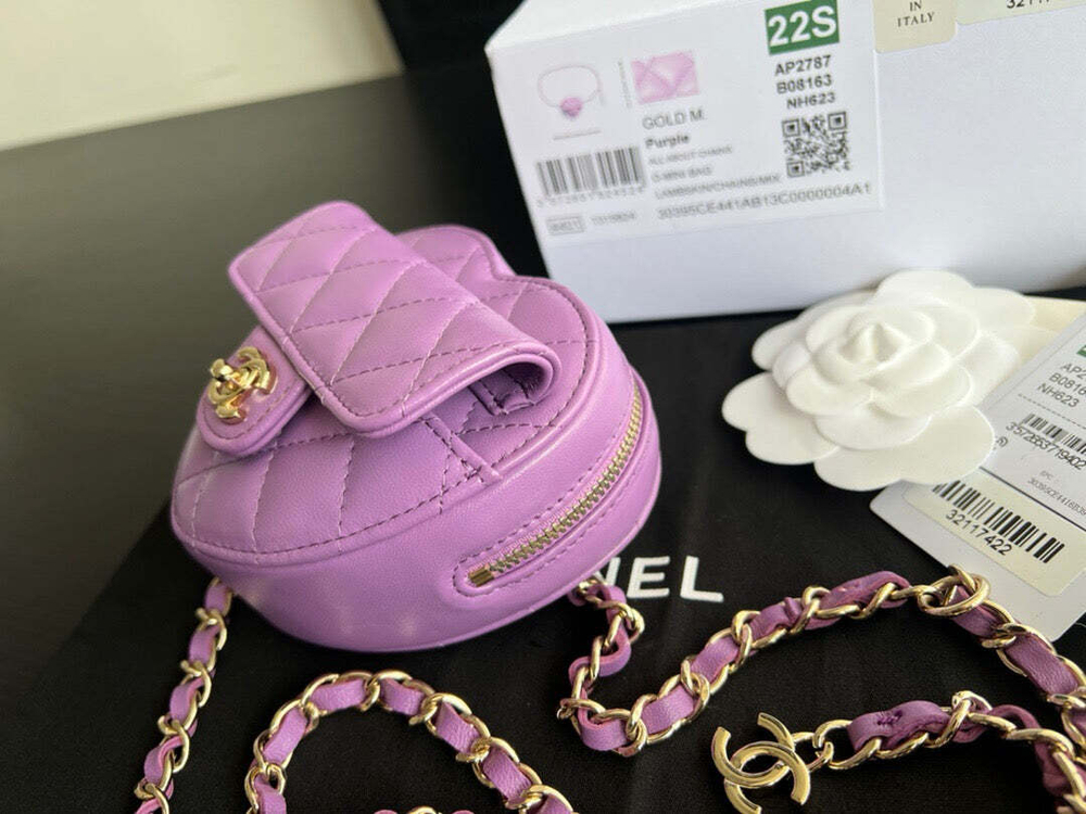 Chanel Heart Bag 11 cm