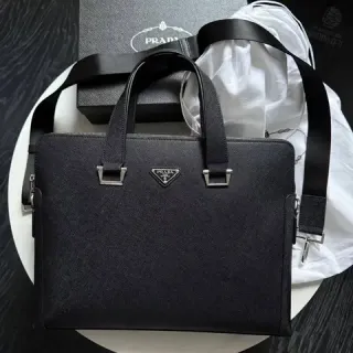 Мужские портфели Prada