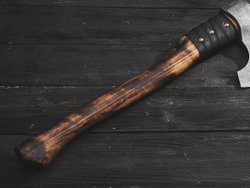 Топор "Брату от брата", рукоять комель берёзы (обжиг)