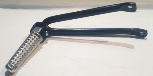 Подножка пассажира правая мотоцикл Apollo M3 300