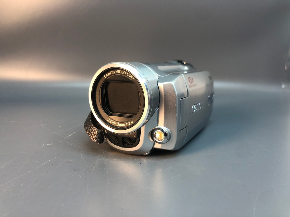 Canon FS100
