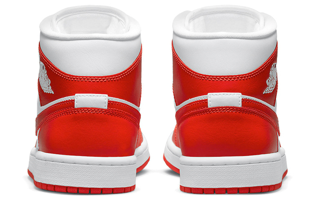 Кроссовки Jordan Air Jordan 1 Mid (Женская размерная сетка)