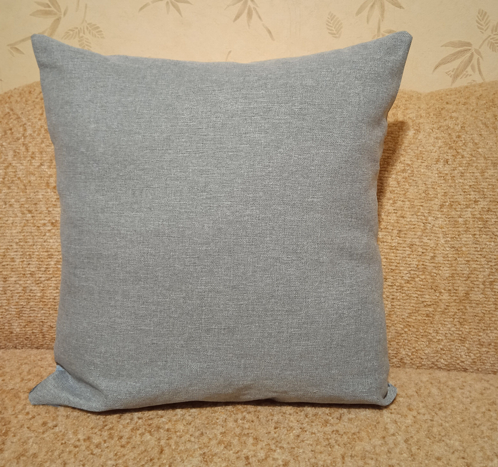 Декоративная гобеленовая наволочка для диванной подушки Зимнее утро 47*47