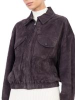 Женская кожаная куртка-бомбер тёмно-коричневая с карманами