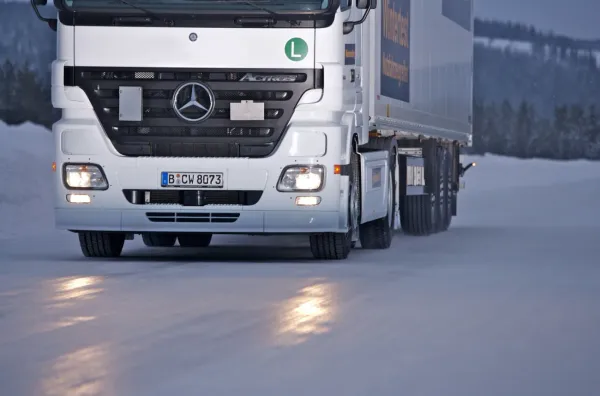 Экстремальное тестирование грузовых шин: Как они справляются с крайними нагрузками и условиями эксплуатации