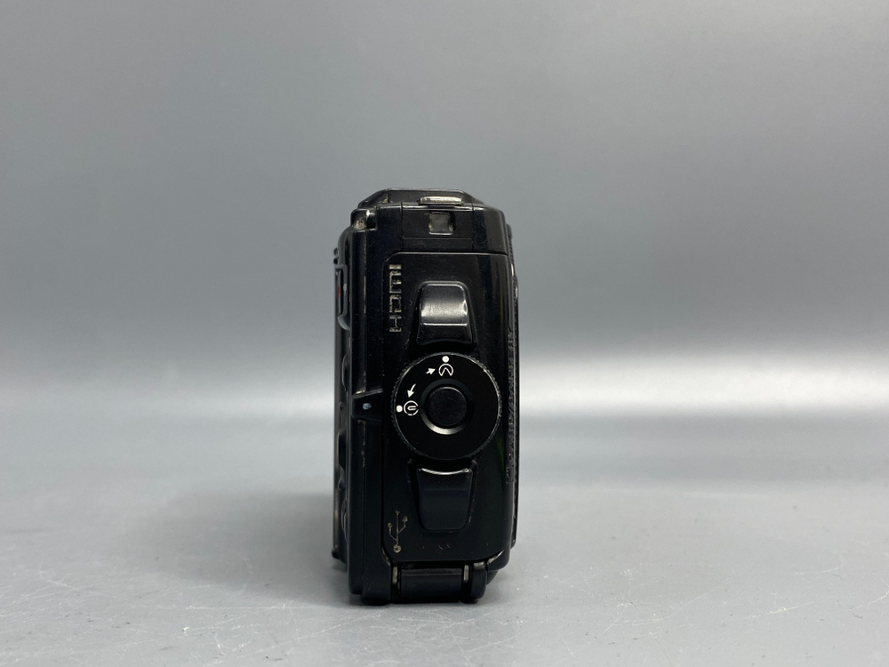 Nikon Coolpix W300 царапки на линзе