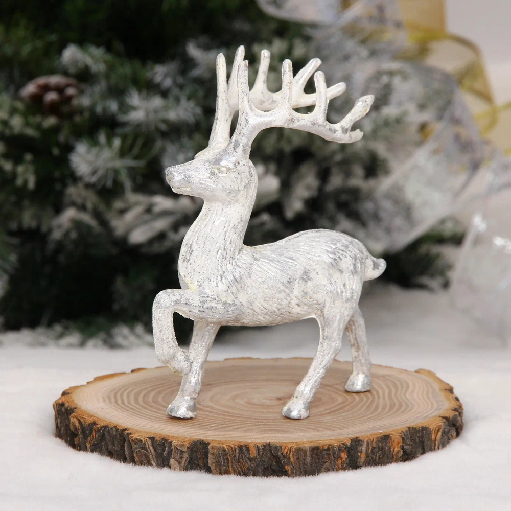Фигурка новогодняя «Зимний олень» 9.5*4.5*12 см, Серебро/белый