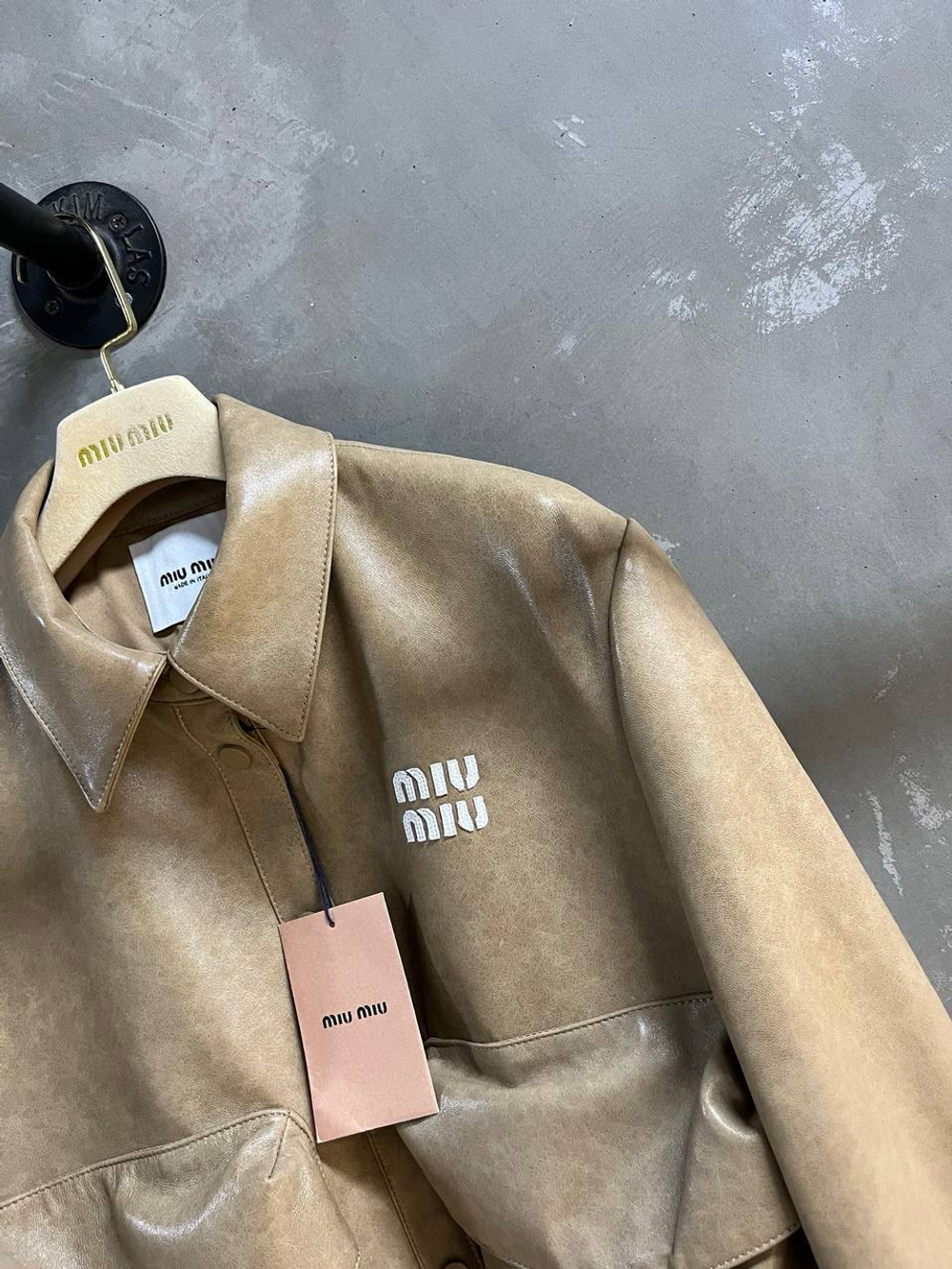 Кожаная куртка Miu Miu