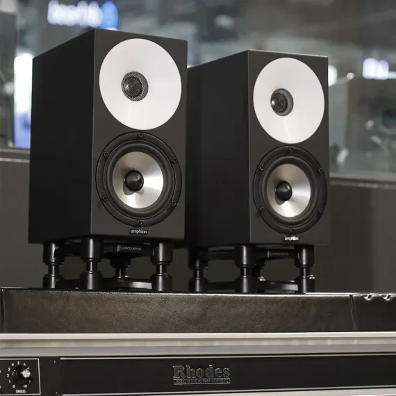 Amphion One15 Black